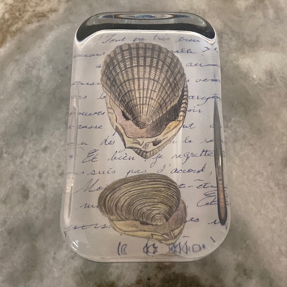 Vintage rectangular coastal ocean seashell paperweight. Beach cottage office - Picture 1 of 8